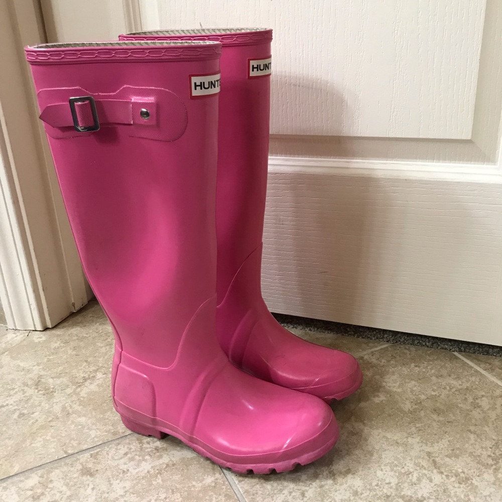 Bubblegum Pink Hunter Rain Boots (Size 7)